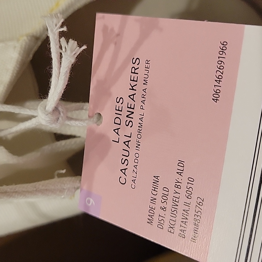 Ladies Casual Sneakers;Ladies sz.9.NWT in orig box Mellow yellow - Picture 3 of 7